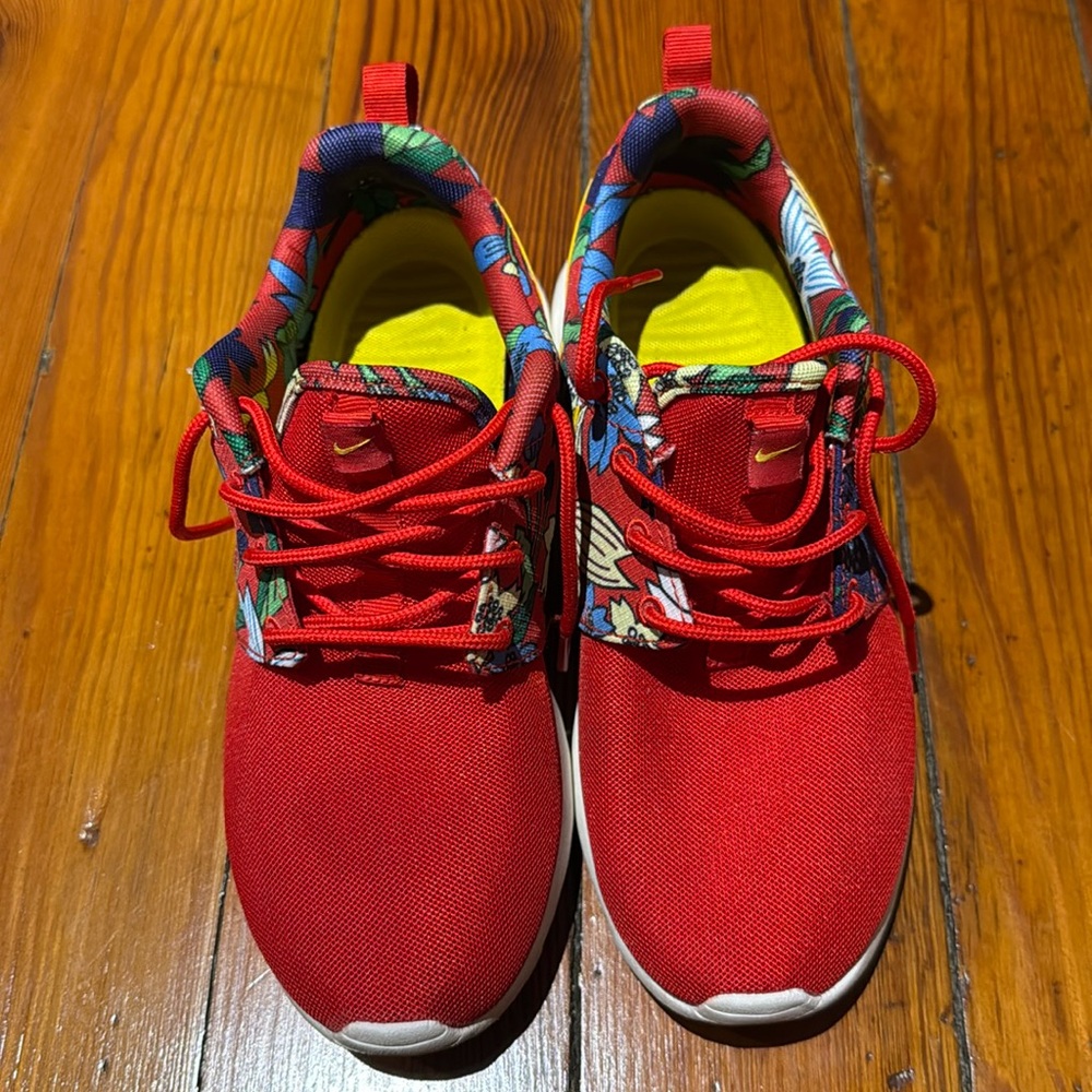Women’s Roshe One Aloha Pack